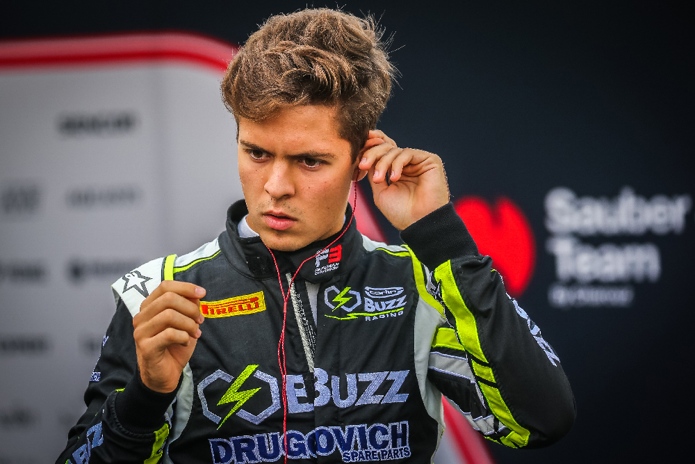 Toque e furo do pneu tiraram Felipe Drugovich do pódio na segunda prova da Fórmula 3 FIA na Hungria